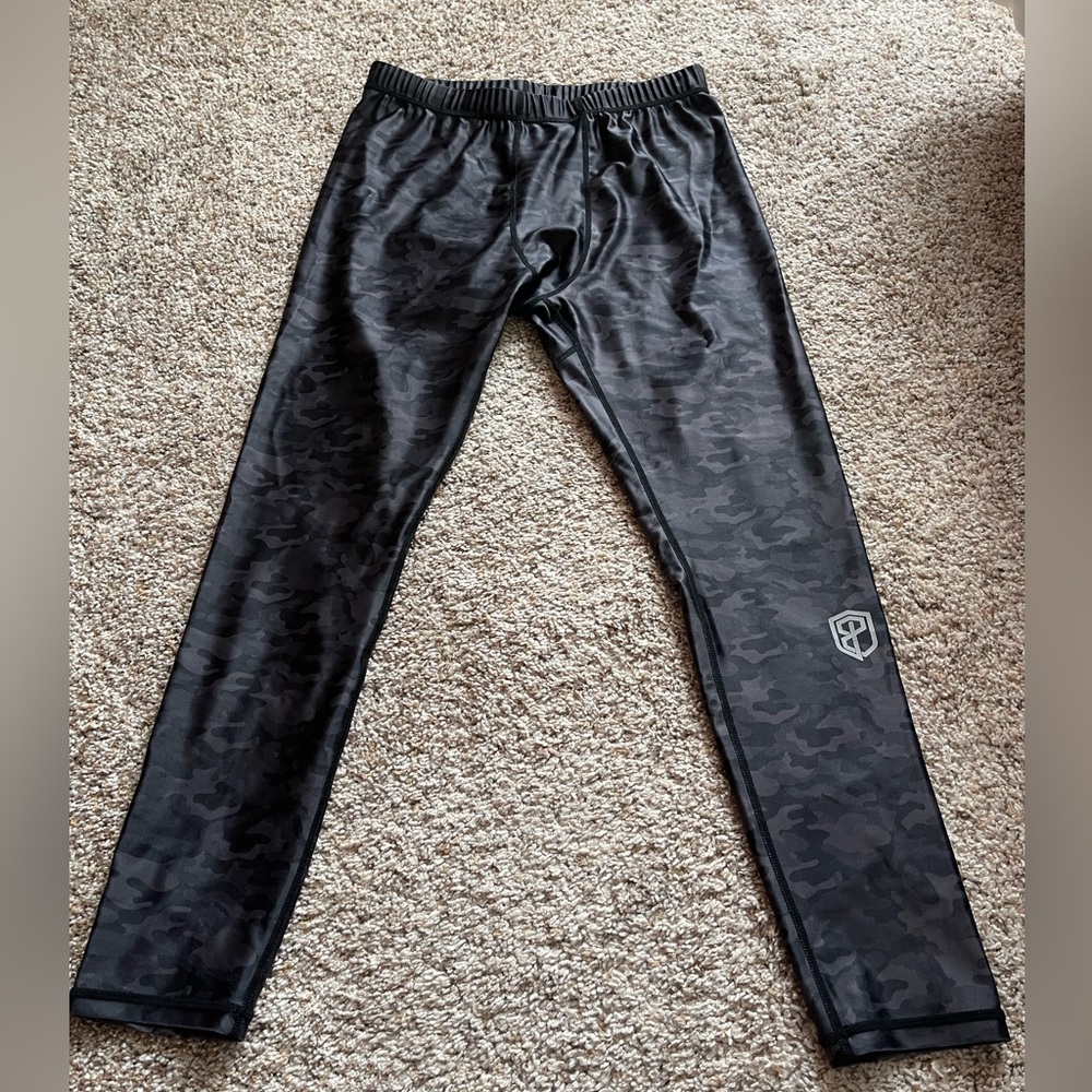 Born Primitive Mens Camo Compression Tights